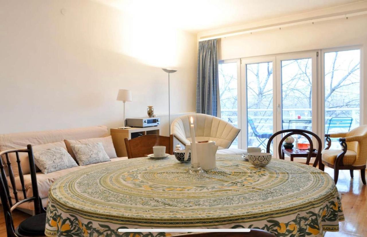 Luxury With Balcony View On Caslte Appartement *